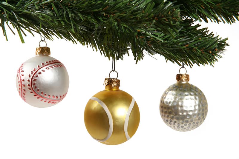 You can use old golf balls to decorate the Christmas tree