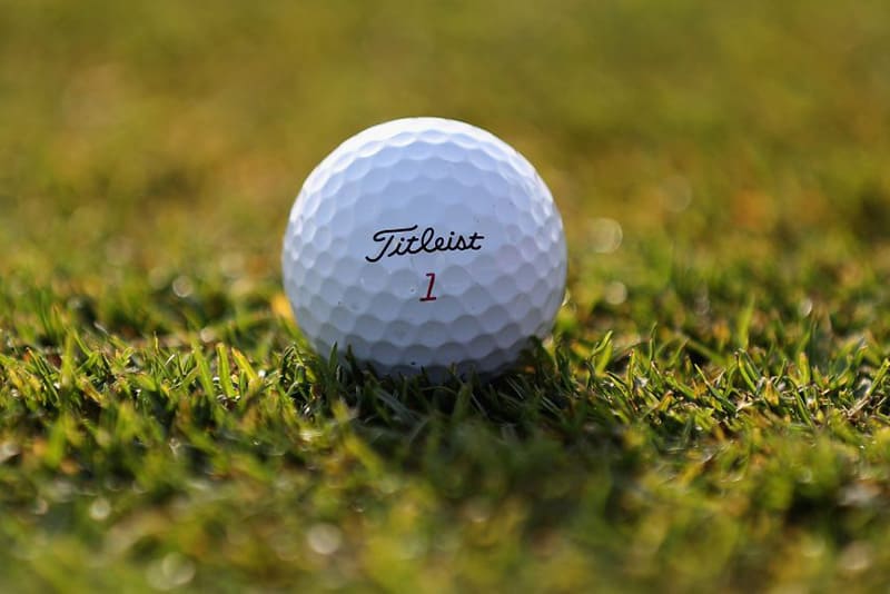 Many-professionals-choose-Titleist-golf-balls