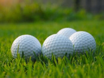 Matte-vs-Regular-Golf-Balls