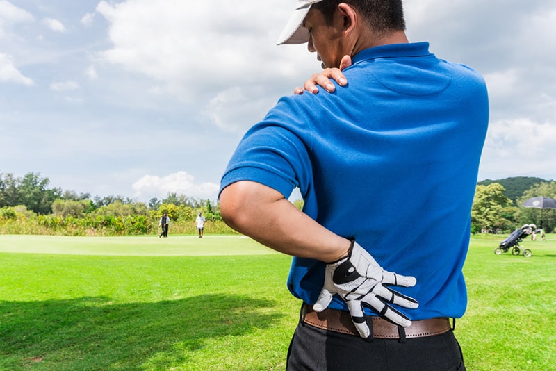 Back-and-shoulder-pain-during-the-golf-game