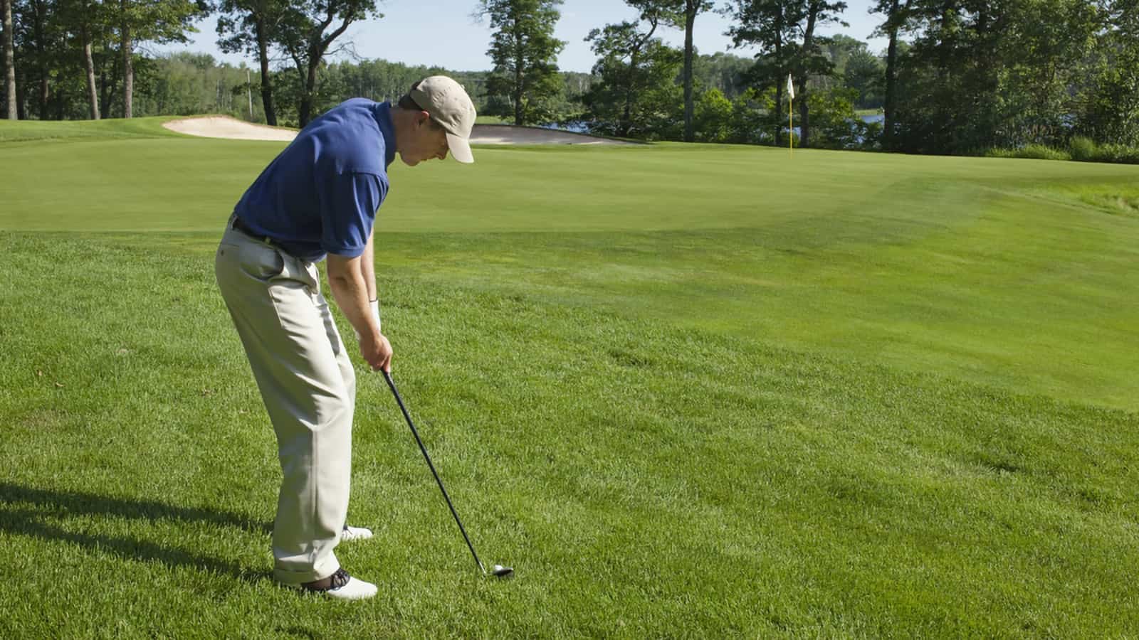 Benefits-of-Standing-Closer-to-the-Golf-Ball