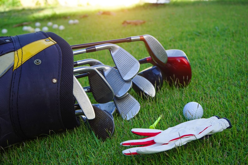 The-golf-club-set-must-have-a-maximum-of-14-clubs