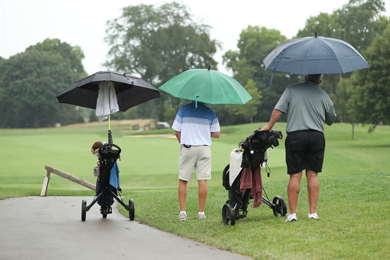 Golfing-in-wet-weather-can-bring-many-benefits